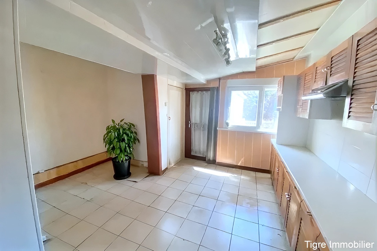 BOUSSOIS - AGREABLE MAISON A RENOVER
